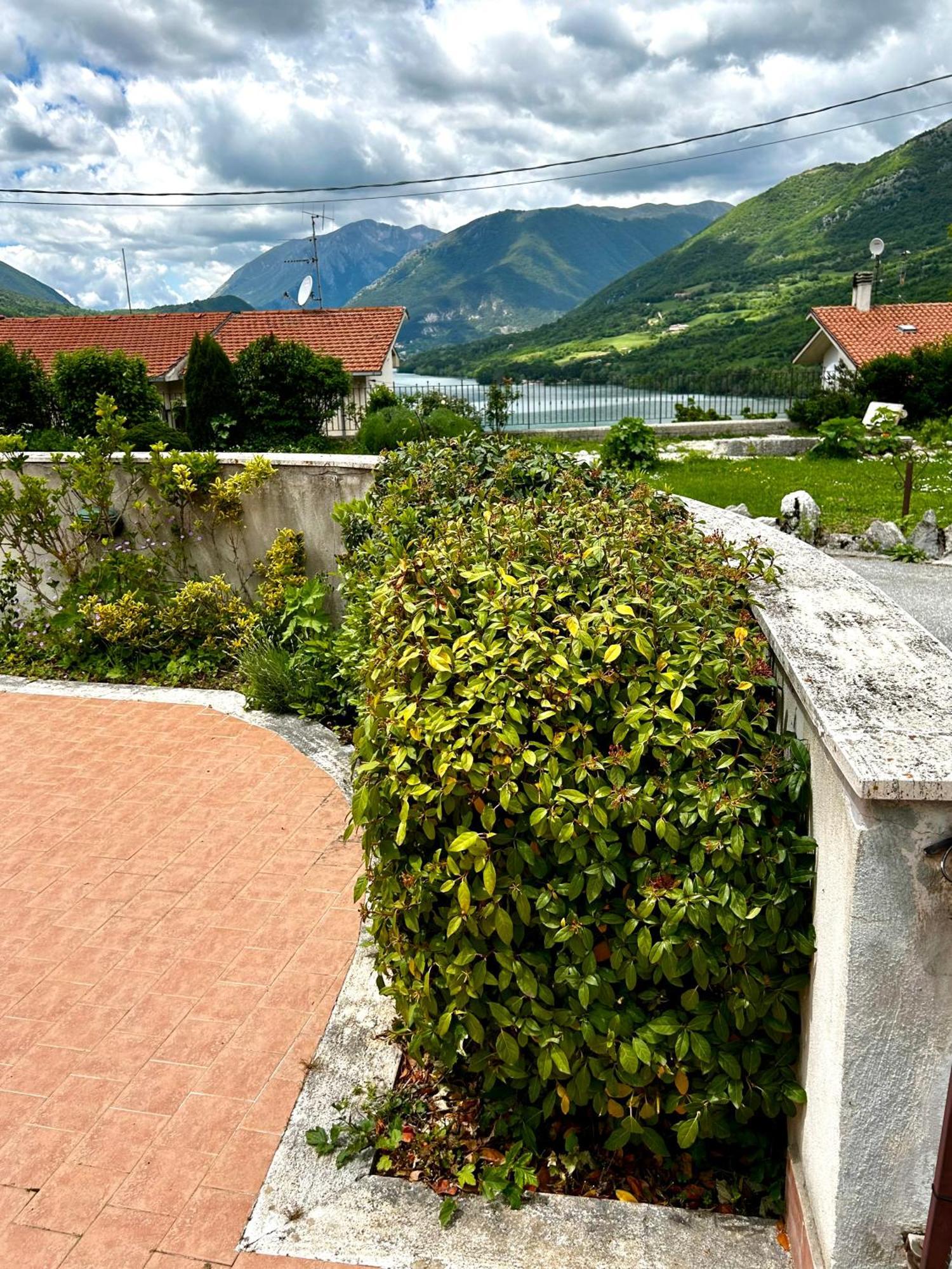 4Flats In Orto Di Venanzio Apartment Barrea Room photo